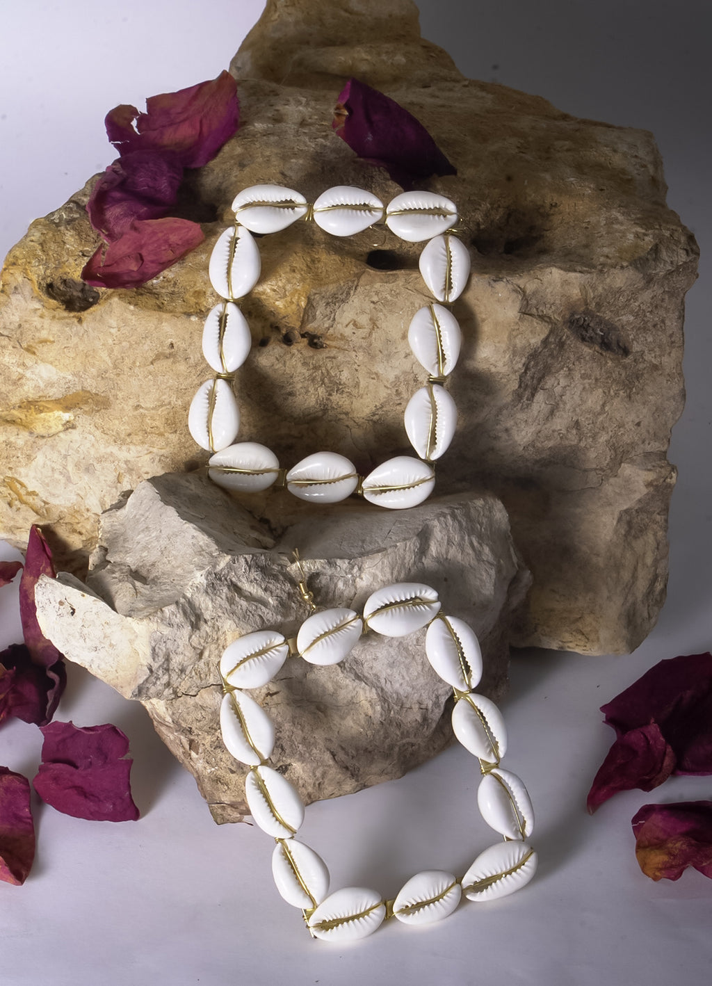 Illoyi cowrie earring